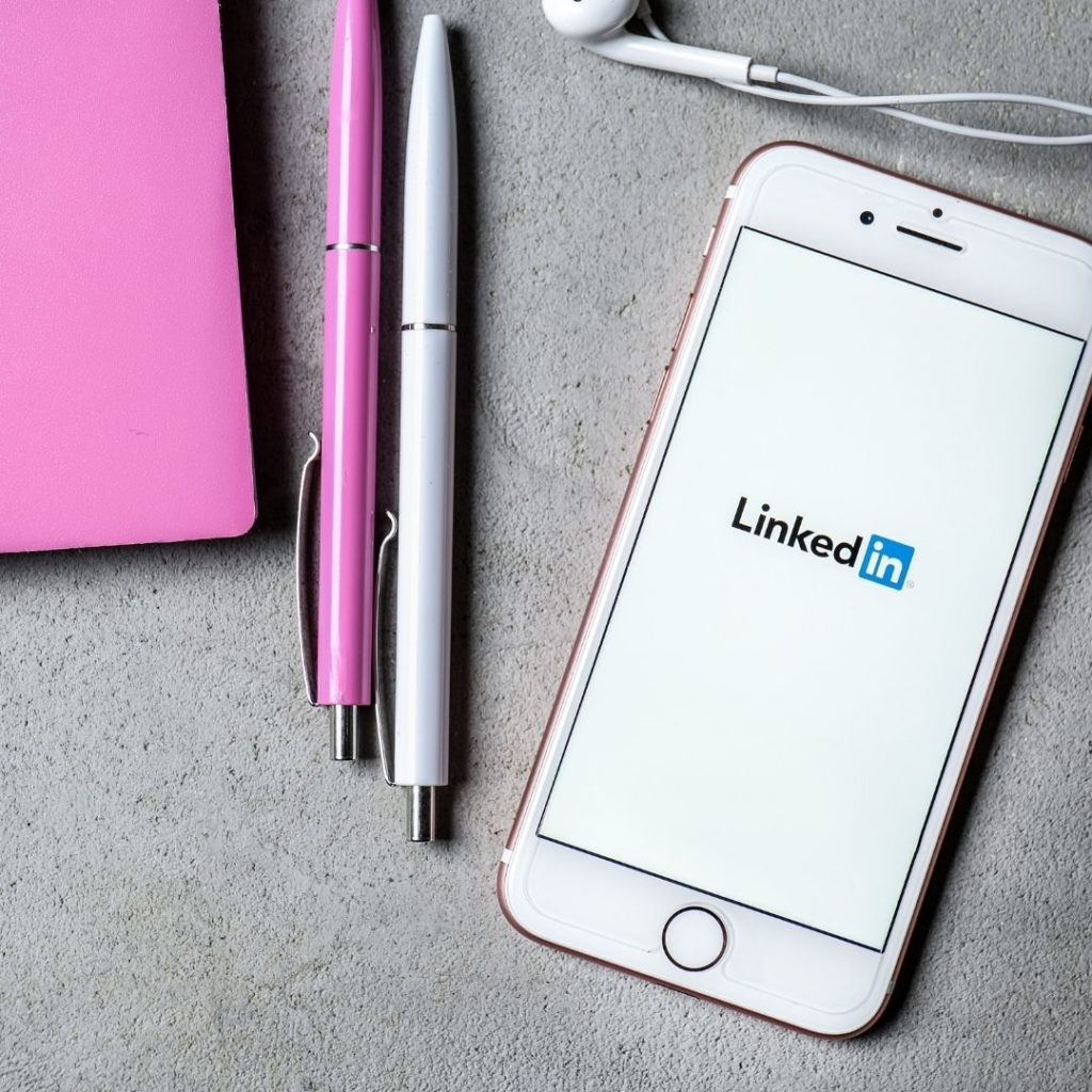 how-to-find-a-job-using-linkedin-phone